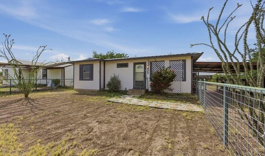905 W Marfa Ave, Alpine, TX 79830 - 3 Beds, 1 Bath