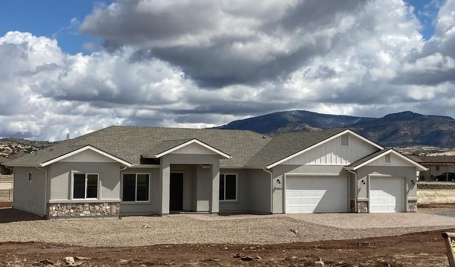 10820 E Dreamy Fields Rd, Prescott Valley, AZ 86315 - 3 Beds, 3 Bath