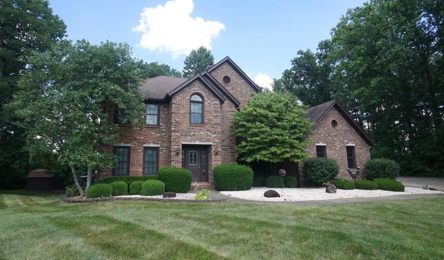 80 Hillcrest Estates Dr, Batesville, IN 47006 - 4 Beds, 5 Bath