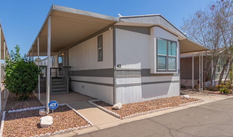 1221 N DYSART Rd 42, Avondale, AZ 85323 - 3 Beds, 2 Bath