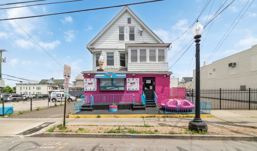 714 A Madison Ave, Bridgeport, CT 06606 - 2 Beds, 1 Bath