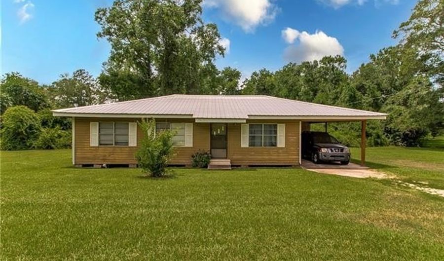 1970 AVENUE L Ave, Bogalusa, LA 70427 - 3 Beds, 2 Bath