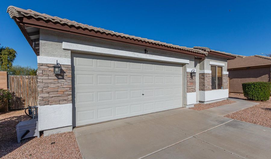 12510 W Jackson St, Avondale, AZ 85323 - 4 Beds, 3 Bath
