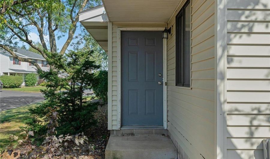 7765 157th St W, Apple Valley, MN 55124 - 2 Beds, 1 Bath