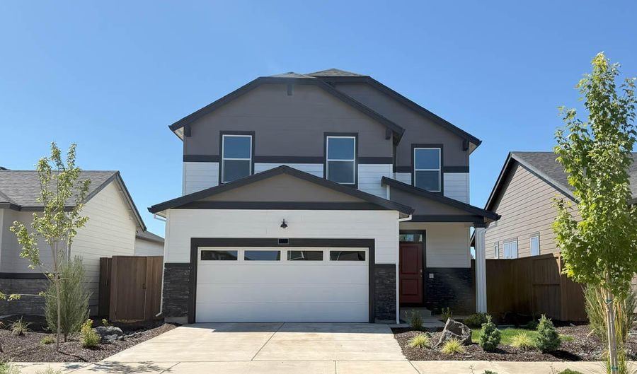 21616 SE Fuji Dr, Bend, OR 97702 - 5 Beds, 3 Bath