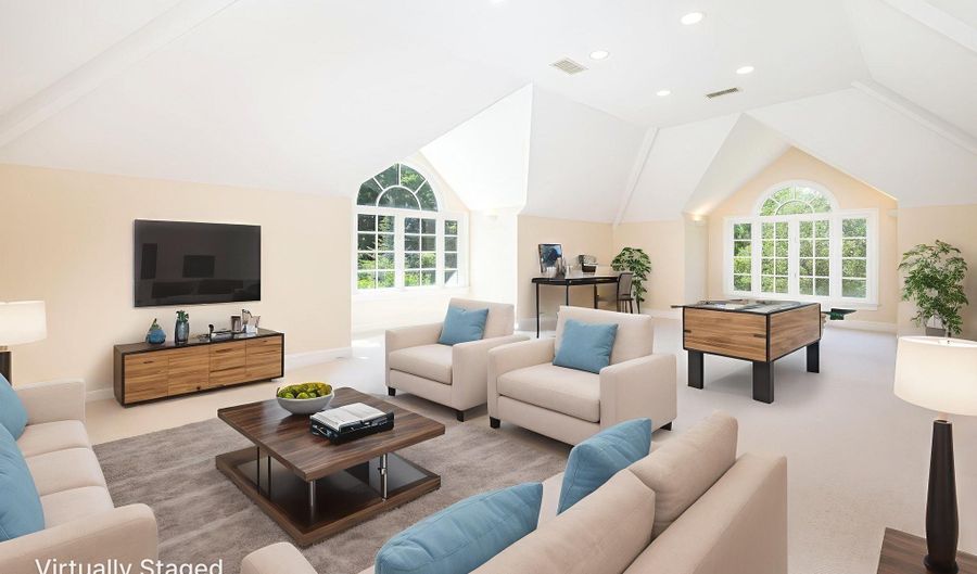 35 Foothills Dr, Avon, CT 06001 - 5 Beds, 6 Bath
