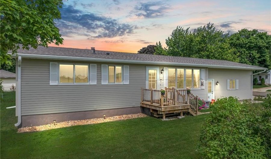 2120 1st Ave SE, Austin, MN 55912 - 2 Beds, 2 Bath