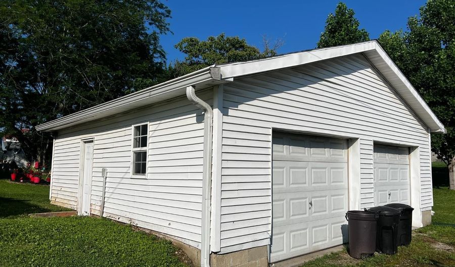 111 N Depot St, Batesville, IN 47006 - 4 Beds, 1 Bath