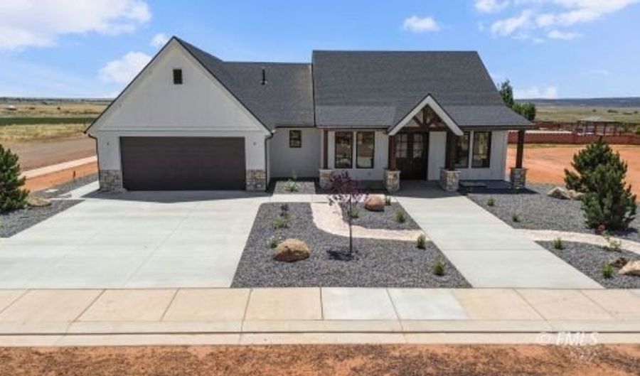 1225 W TOWNSHIP Ave, Colorado City, AZ 86021 - 3 Beds, 2 Bath