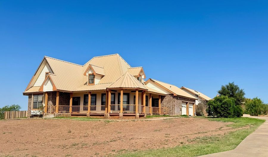 2005 Long Branch Dr, Alpine, TX 79830 - 5 Beds, 2 Bath