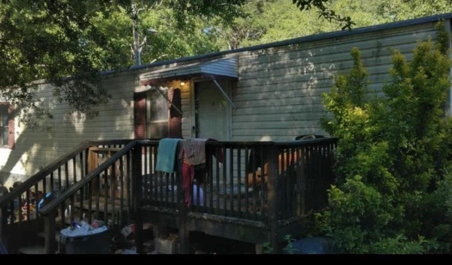 231 Bird St, Buffalo, SC 29379 - 2 Beds, 1 Bath