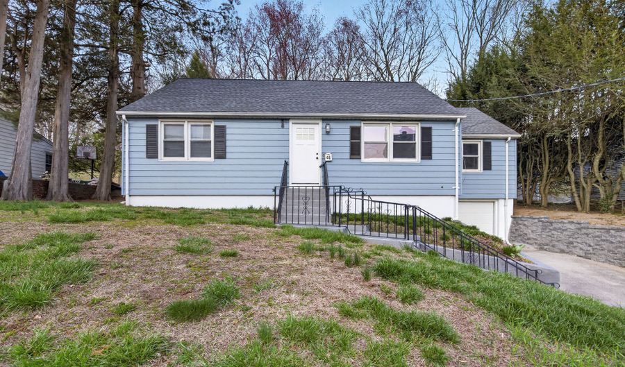 46 N Cliff St, Ansonia, CT 06401 - 4 Beds, 1 Bath