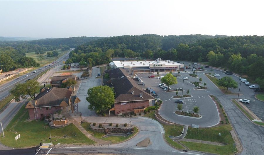 408-426 Town Ctr E, Bella Vista, AR 72714 - 0 Beds, 0 Bath
