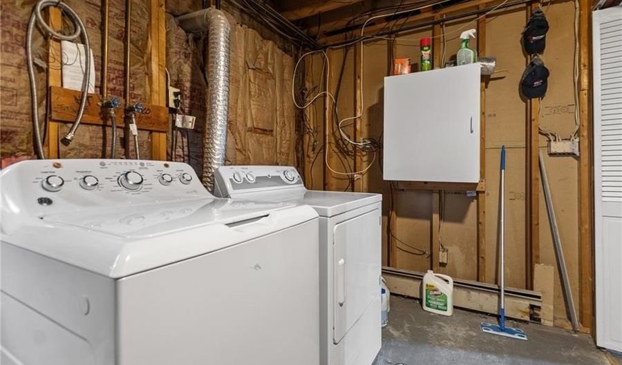 7 Laurel St, North Providence, RI 02911 - 3 Beds, 1 Bath