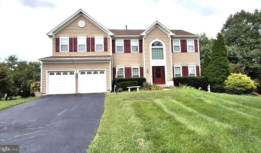 20306 BAYMEADOW Ct, Ashburn, VA 20147 - 5 Beds, 4 Bath