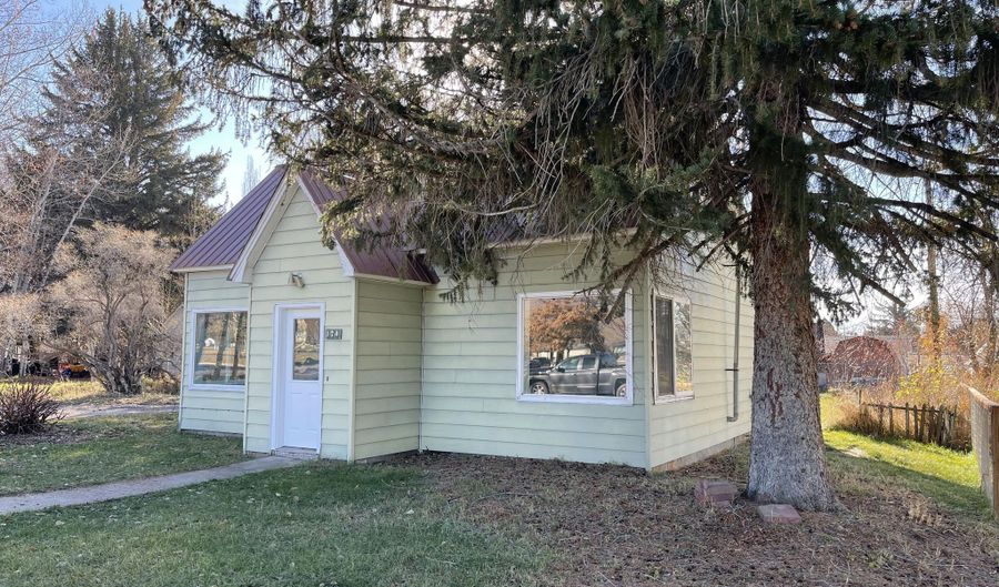 174 E 4TH Ave, Afton, WY 83110 - 2 Beds, 1 Bath