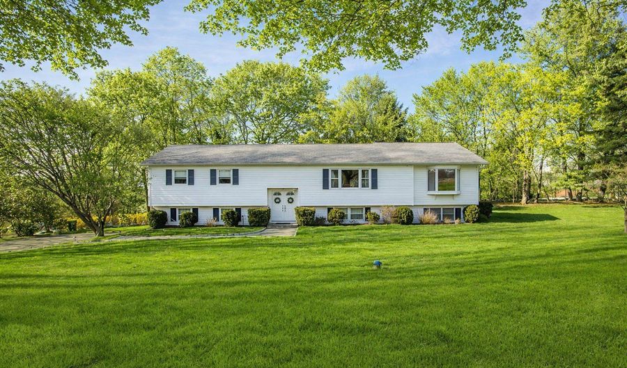 13 Elmar Dr, Danbury, CT 06811 - 4 Beds, 3 Bath