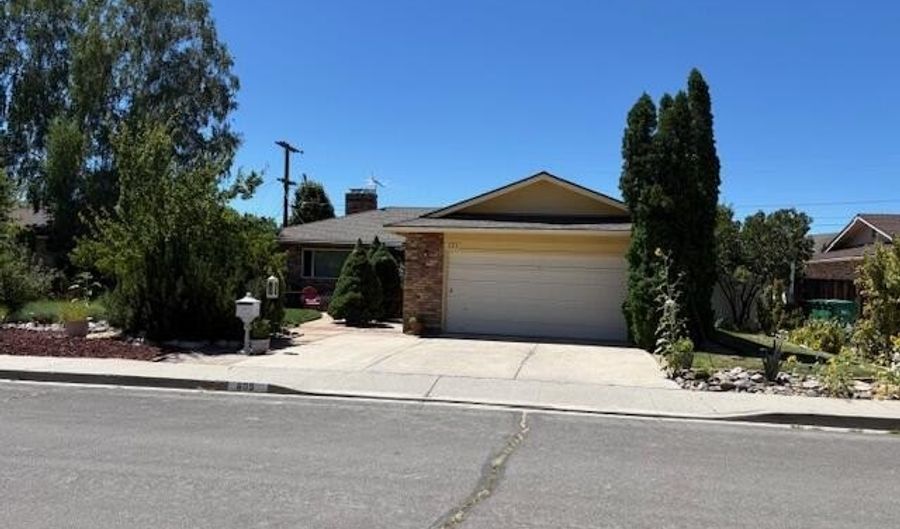 605 Ivy St, Carson City, NV 89703 - 3 Beds, 2 Bath