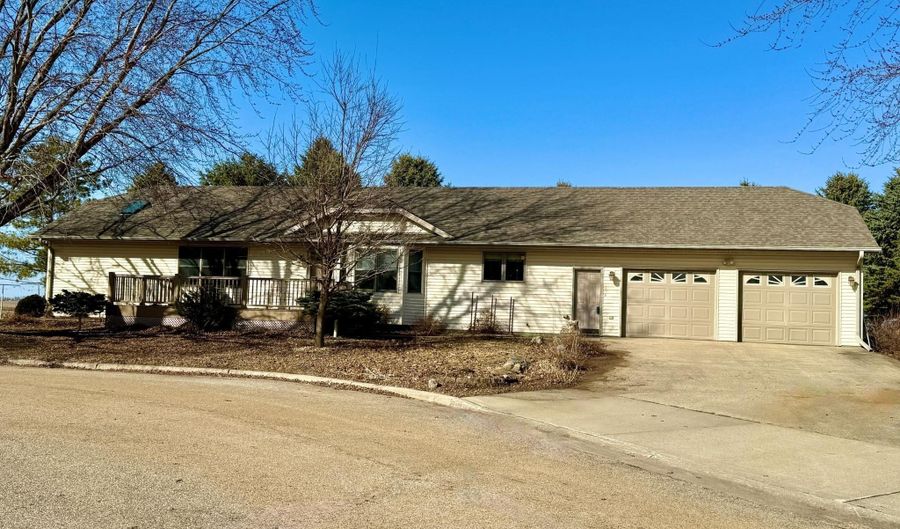 236 Wilson St, Alden, MN 56009 - 3 Beds, 2 Bath