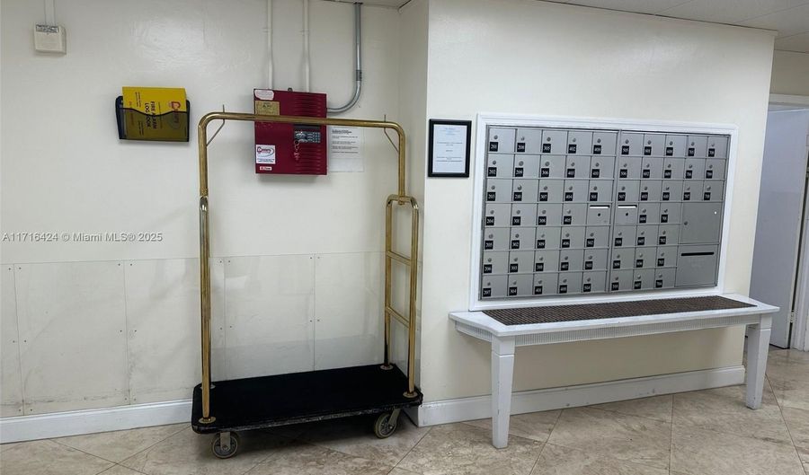 10101 E Bay Harbor Dr 509, Bay Harbor Islands, FL 33154 - 2 Beds, 2 Bath