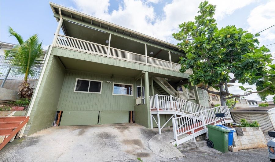 1057 Maluna St, Honolulu, HI 96818 - 8 Beds, 5 Bath