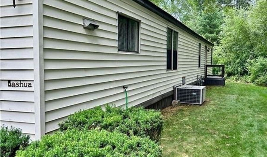 4 Freedom Way, Coventry, RI 02816 - 2 Beds, 1 Bath