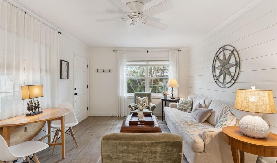 2516 HELEN Ave, Orlando, FL 32804 - 2 Beds, 1 Bath