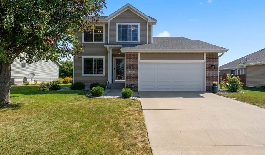 1209 10th Avenue Pl SE, Altoona, IA 50009 - 4 Beds, 4 Bath