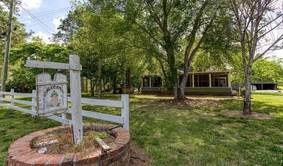 125 E Sewell Rd, Aragon, GA 30104 - 3 Beds, 2 Bath