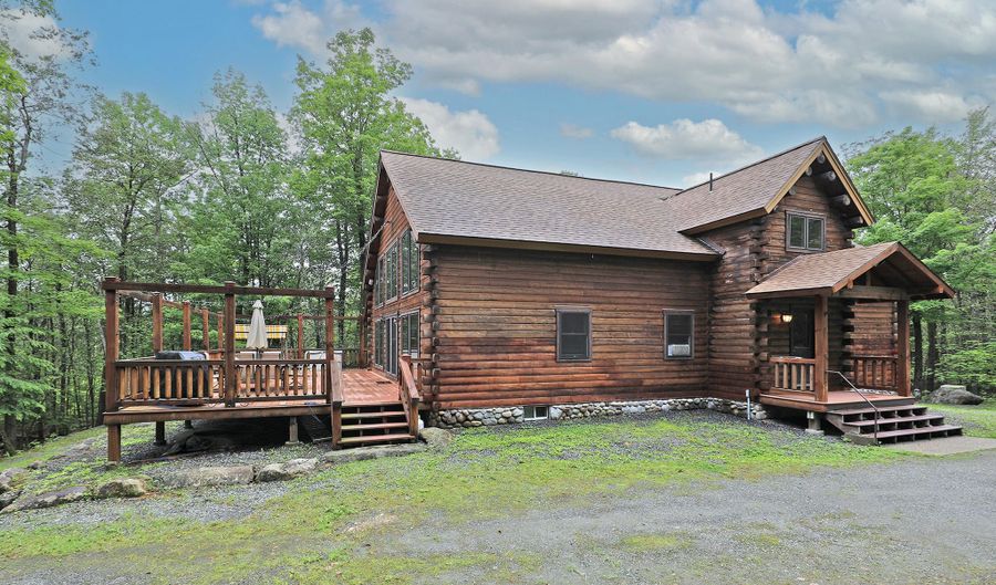 233 Algerie Rd, Becket, MA 01223 - 3 Beds, 5 Bath