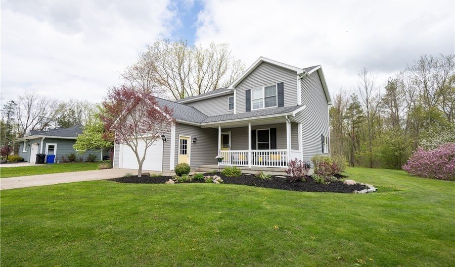11686 Parkwood Dr, Alden, NY 14004 - 3 Beds, 3 Bath