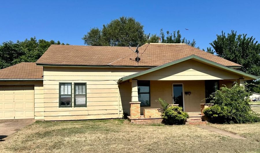 303 9th St, Alva, OK 73717 - 2 Beds, 1 Bath