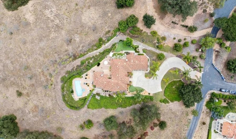 2281 Corner Creek Ln, Fallbrook, CA 92028 - 4 Beds, 3 Bath