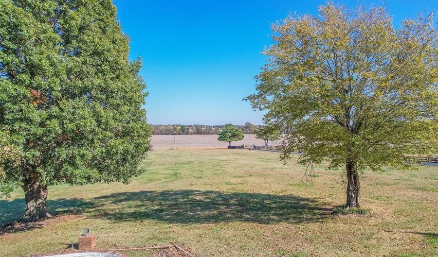 35833 County Road 229, Campbell, MO 63933 - 4 Beds, 4 Bath