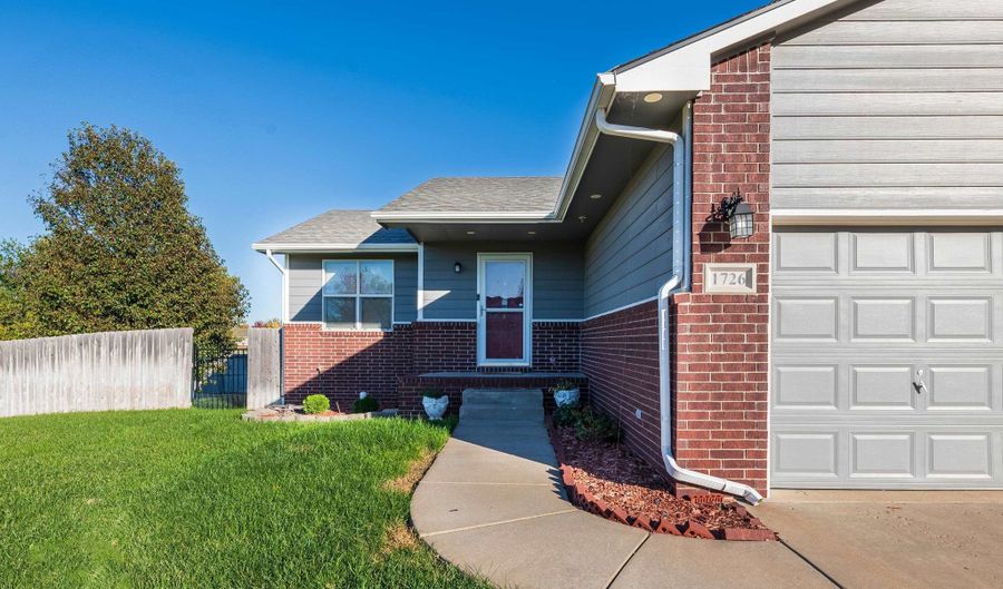 1726 N Black Oak Ct, Andover, KS 67002 - 5 Beds, 3 Bath
