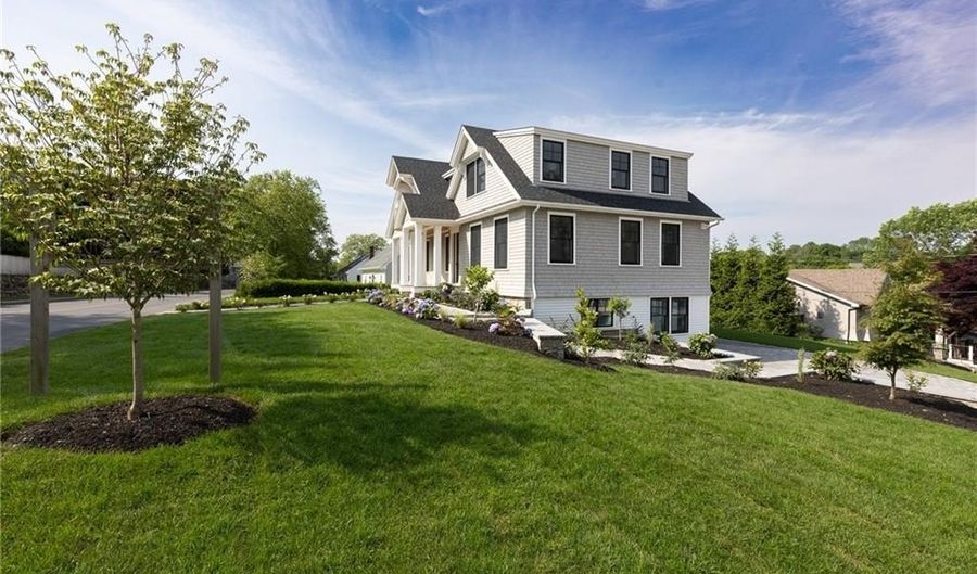 35 Coggeshall Ave, Newport, RI 02840 - 6 Beds, 8 Bath