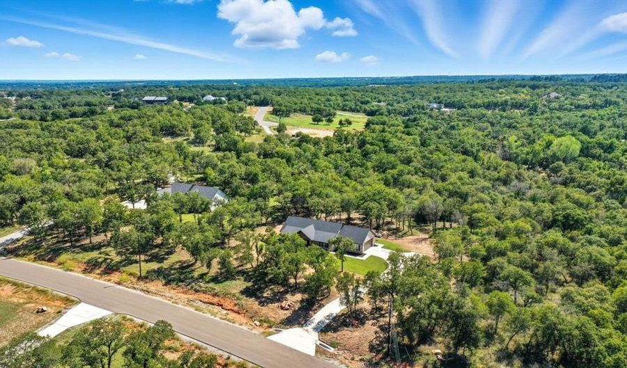 245 Creek Crossing St, Alvord, TX 76225 - 3 Beds, 3 Bath