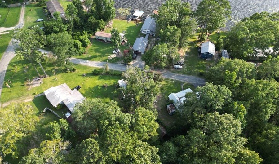 450 Bourbon St, Anacoco, LA 71403 - 3 Beds, 2 Bath