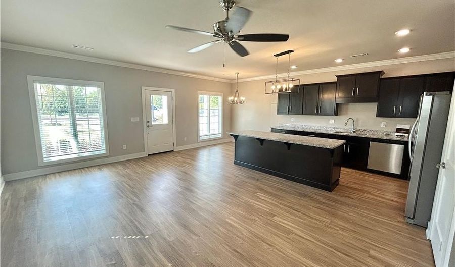 1001 NE Heights Ln, Bentonville, AR 72712 - 3 Beds, 2 Bath
