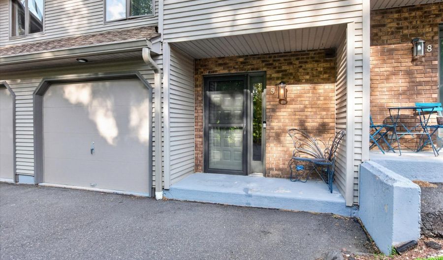25 Washington St 9, Bristol, CT 06010 - 2 Beds, 2 Bath