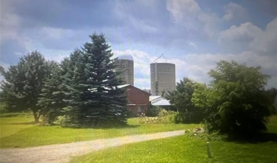 5551 N Gibbs Rd, Albion, MI 49224 - 2 Beds, 2 Bath