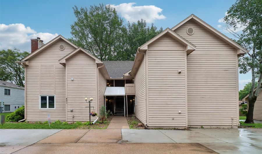 401 SE Lowell Dr 3, Ankeny, IA 50021 - 2 Beds, 2 Bath