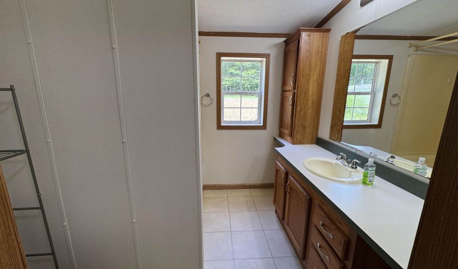 42 Vista Dr, Canaan, NH 03741 - 2 Beds, 1 Bath