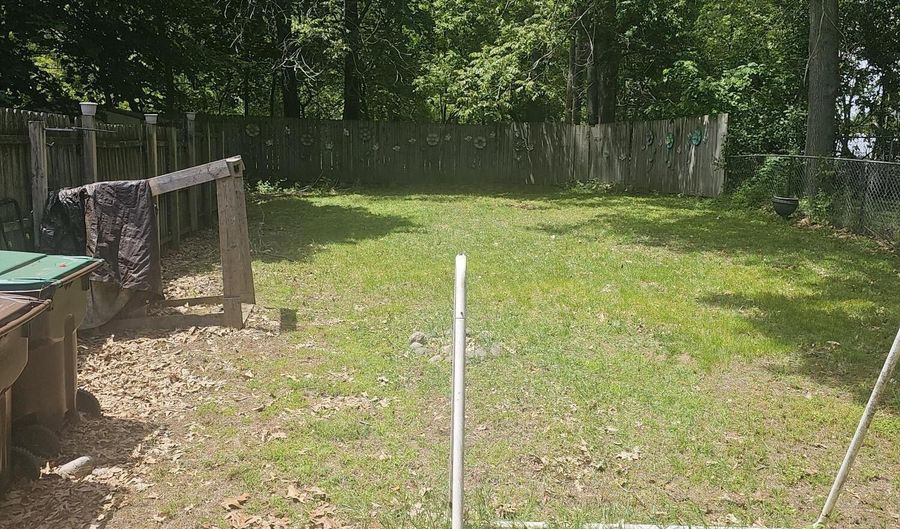 907 N Albion St, Albion, MI 49224 - 2 Beds, 1 Bath