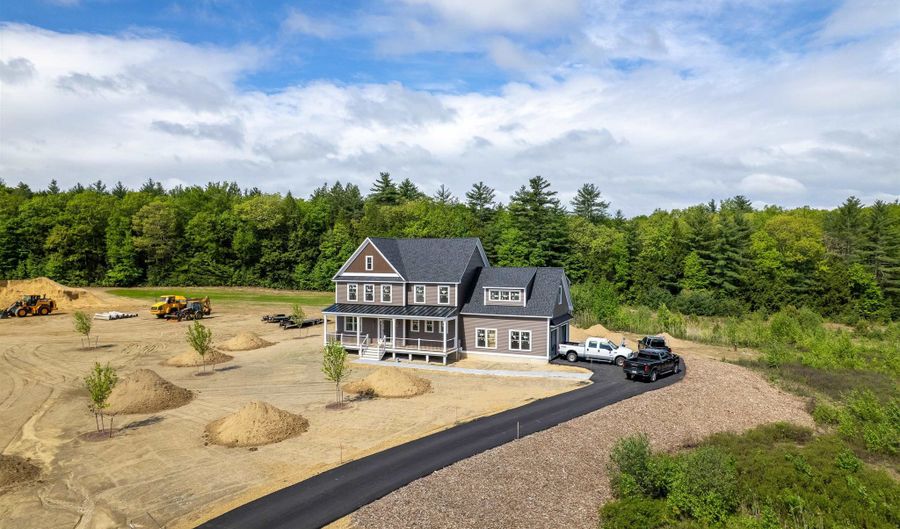 9 Stone Creek Dr, Brentwood, NH 03833 - 4 Beds, 3 Bath