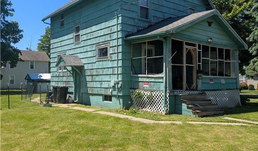 5403 Jefferson Ave, Ashtabula, OH 44004 - 2 Beds, 2 Bath