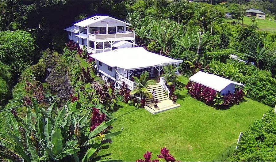 979 Hana Hwy, Hana, HI 96713 - 6 Beds, 3 Bath