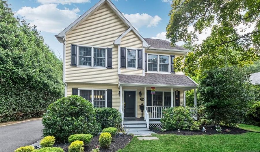 55 Woodland Ave, Allendale, NJ 07401 - 4 Beds, 3 Bath