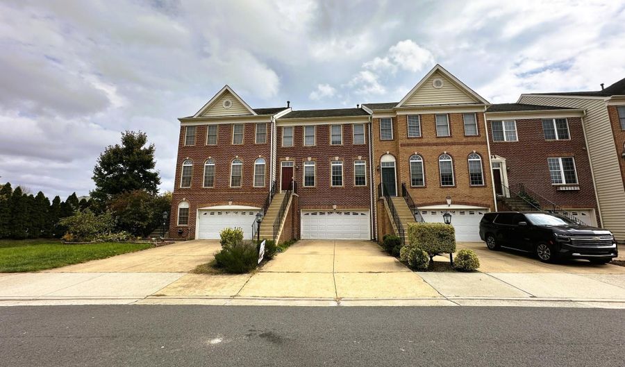 22609 WELBORNE MANOR Sq, Ashburn, VA 20148 - 3 Beds, 3 Bath