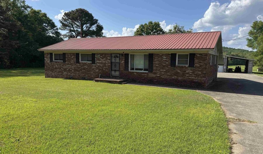 1002 OAKDALE Rd, Alpine, AL 35014 - 4 Beds, 2 Bath